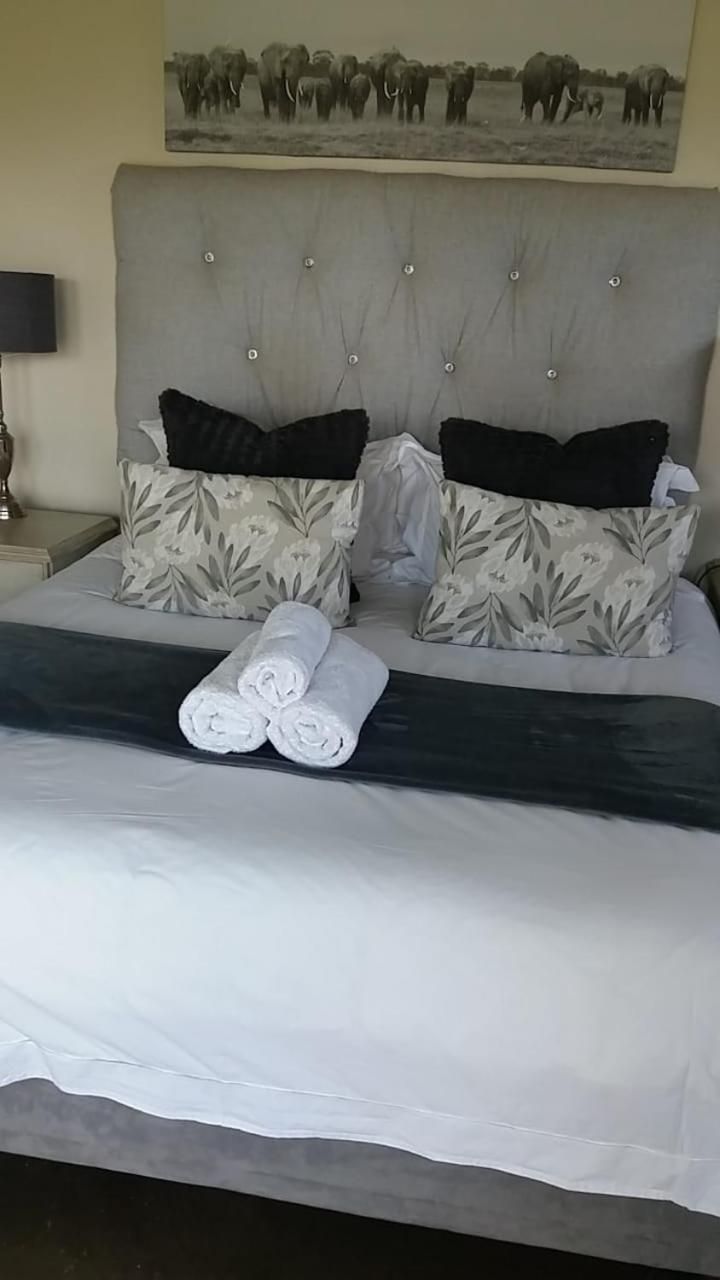 Lola'S Self Catering Accommodation Clarens Extérieur photo