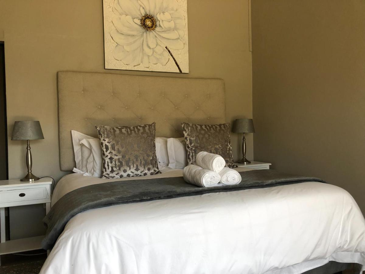 Lola'S Self Catering Accommodation Clarens Extérieur photo